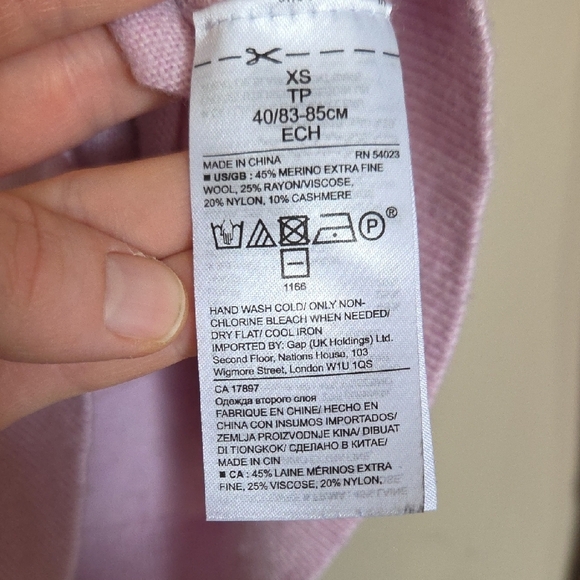 💥Buy2Get1Free💥Banana Republic Pink Crew Neck Sweater - Picture 4 of 4